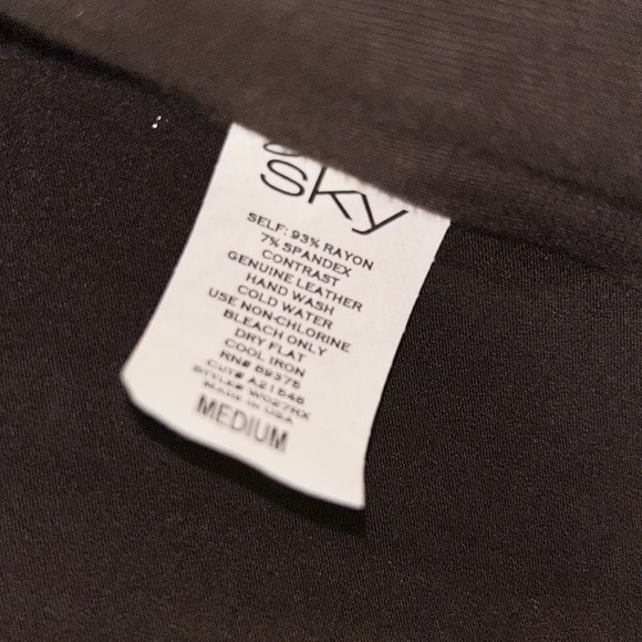 BNWT SKY WRAP W LEATHER DETAIL❤️/ M❤️ - Picture 5 of 8